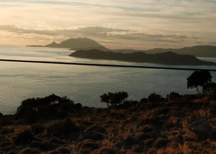 Dawn To Dusk Sea And Mountain View * Kámirosz