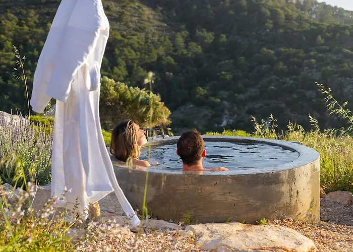 Dawn To Dusk Sea And Mountain View * Kámirosz